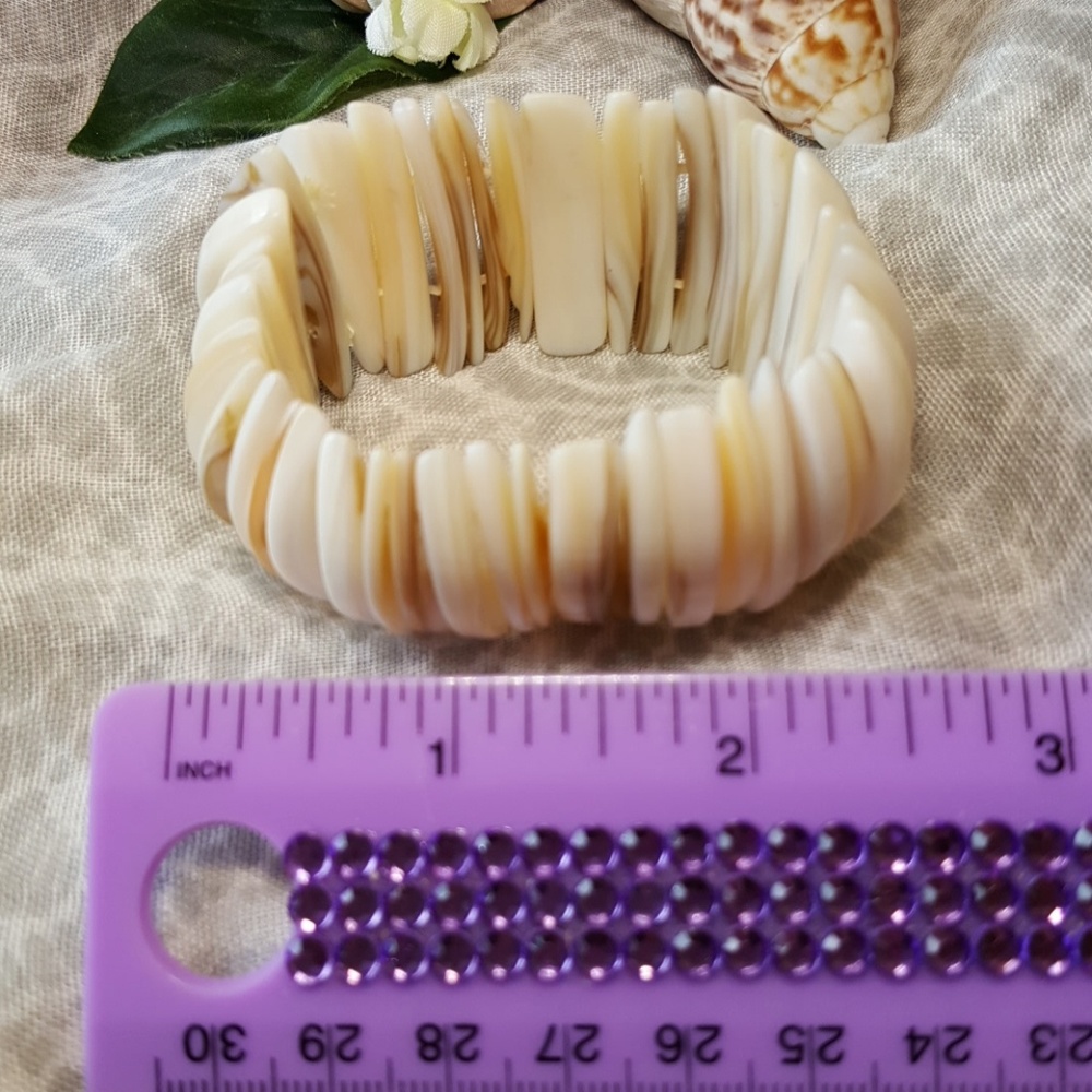 Shell Bracelet, Final Price. - Picture 2 of 3